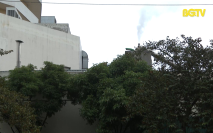 Người dân bức xúc vì lò than của khách sạn Mường Thanh Bắc Giang gây ô nhiễm môi trường 