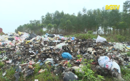 Nhiều điểm tồn lưu rác thải sinh hoạt gây ô nhiễm môi trường 