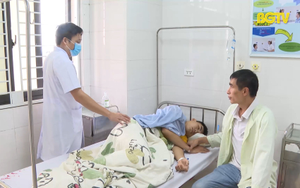 Nhiều người nhập viện nghi ngộ độc thực phẩm
