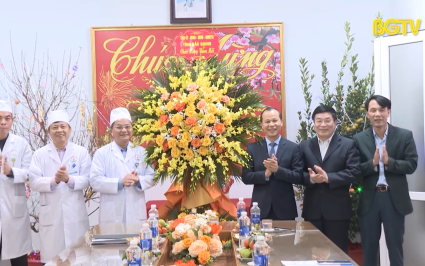 PCT Thường trực UBND tỉnh Mai Sơn chúc Tết một số Bệnh viện