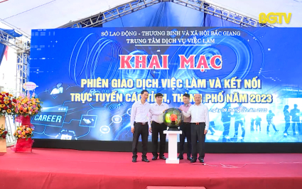 Phiên giao dịch việc làm thu hút gần 160 doanh nghiệp