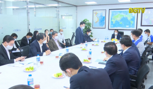 Phó Thủ tướng Chính phủ kiểm tra sản xuất tại doanh nghiệp