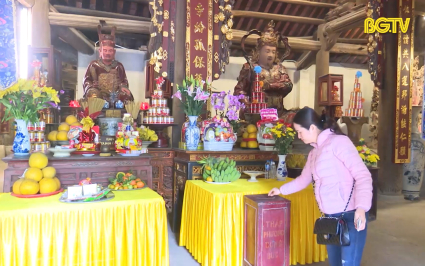 Quản lý tiền công đức và mong muốn của người dân