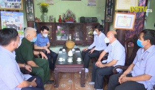 Quan tâm, chăm lo đời sống người có công