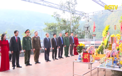 Dâng hương anh hùng liệt sỹ tại Hà Giang