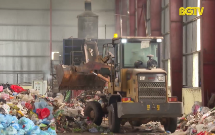 Tân Yên quyết liệt xử lý rác thải sinh hoạt 