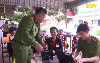 Quyết tâm hoàn thành kích hoạt định danh điện tử