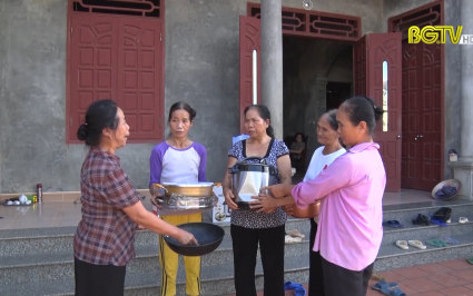 Sơn Động: Người dân "sập bẫy" mất tiền mua hàng không đúng giá trị