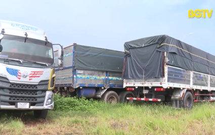 Tái diễn tập kết phương tiện lấn chiếm lòng đường và khu dân cư 