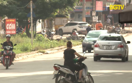 Tân Yên: Nhiều người không đội mũ bảo hiểm 