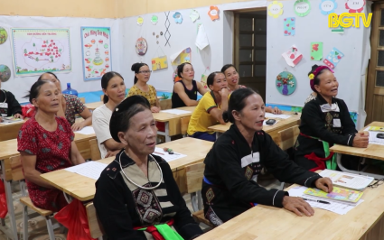 Tăng cường công tác xóa mù chữ cho đồng bào dân tộc thiểu số