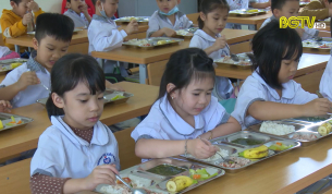 Tăng cường kiểm soát, cải thiện bữa ăn bán trú 