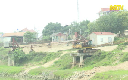Tháo gỡ khó khăn hoạt động bến bãi ven sông