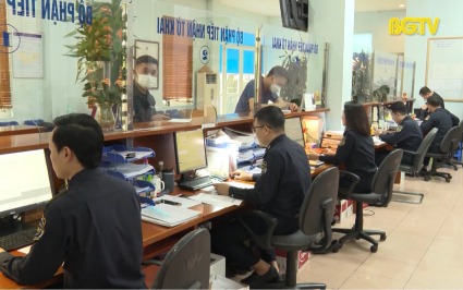 Thu ngân sách từ XNK giảm 32% so với cùng kỳ 