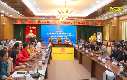 Thủ tướng Chính phủ Phạm Minh Chính đối thoại với phụ nữ Việt Nam