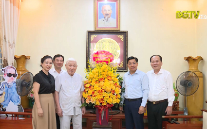 Thường trực Tỉnh uỷ thăm, chúc mừng đồng chí Nguyễn Thanh Quất