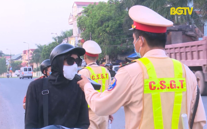 Thường xuyên kiểm tra nồng độ cồn trên Quốc lộ 1A 
