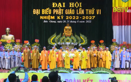Tích cực tham gia các phong trào thi đua yêu nước, xây dựng khối đại đoàn kết toàn dân