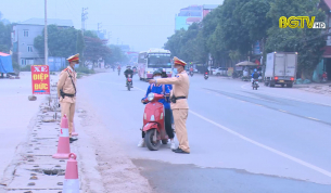 Tiềm ẩn nguy hiểm khi học sinh điều khiển xe gắn máy biển AA-AK