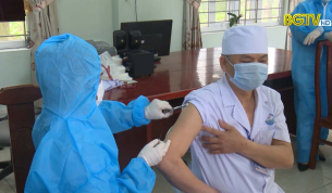 Tiêm vắc xin cho nhân viên y tế đảm bảo an toàn