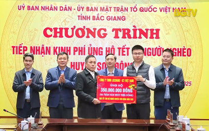 Tiếp nhận ủng hộ 1,4 tỷ đồng Tết vì người nghèo