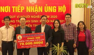 Tiếp nhận ủng hộ đồng bào các tỉnh miền Trung bị ảnh hưởng do lũ lụt