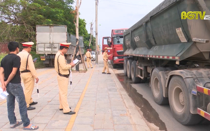 Tiếp tục kiểm soát, xử lý nghiêm xe chở hàng quá tải
