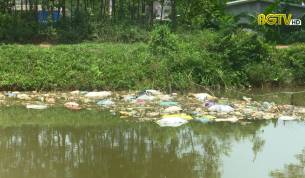 Tình trạng rác thải trên kênh Chính tiếp tục xuất hiện