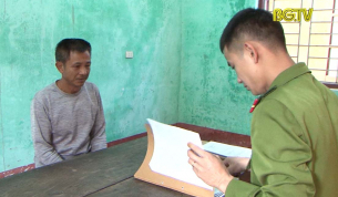 Tóm gọn ổ nhóm cờ bạc, thu giữ 16 xe mô tô