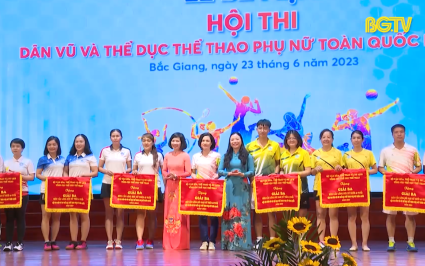 Bế mạc Hội thi dân vũ và TDTT phụ nữ toàn quốc
