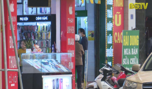 TP Bắc Giang: Một số cửa hàng vẫn hoạt động
