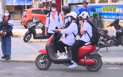 TP. Bắc Giang chấn chỉnh học sinh không đủ tuổi điều khiển xe máy, xe đạp điện
