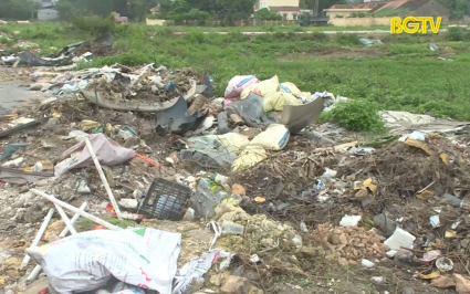 TPBG: Điểm tập kết rác sai quy định tại đường Hoàng Văn Thụ kéo dài 