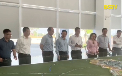 Trao đổi kinh nghiệm về xây dựng Chính quyền và thành lập Thị xã 