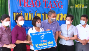Trao nhà mái ấm tình thương cho phụ nữ nghèo