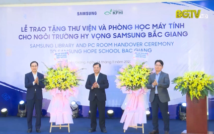Trao tặng thư viện, phòng học máy tính cho "Ngôi trường hy vọng Samsung"