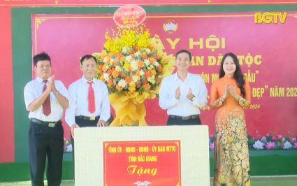 Trưởng Ban Tuyên giáo Tỉnh ủy dự Ngày hội Đại đoàn kết toàn dân tộc 