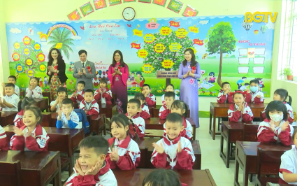 Trường Tiểu học xã Trí Yên đón nhận Bằng khen của Thủ tướng Chính phủ