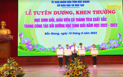 Tuyên dương, khen thưởng học sinh giỏi năm học 2022-2023