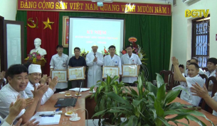Tuyên dương 4 cán bộ, nhân viên y tế hiến máu cứu sống bệnh nhân