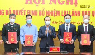 UBND tỉnh công bố Quyết định bổ nhiệm lại cán bộ