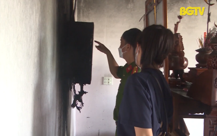 Việt Yên: Cháy hệ thống pin năng lượng mặt trời tại nhà dân