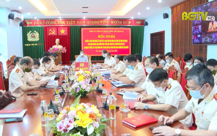 Xây dựng phong cách CAND bản lĩnh, nhân văn, vì nhân dân phục vụ